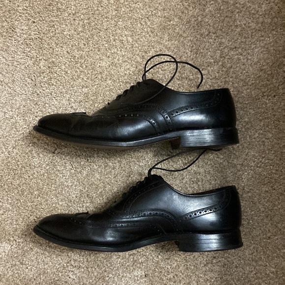 Allen Edmonds Other - Allen Edmonds Oxford Wingtips